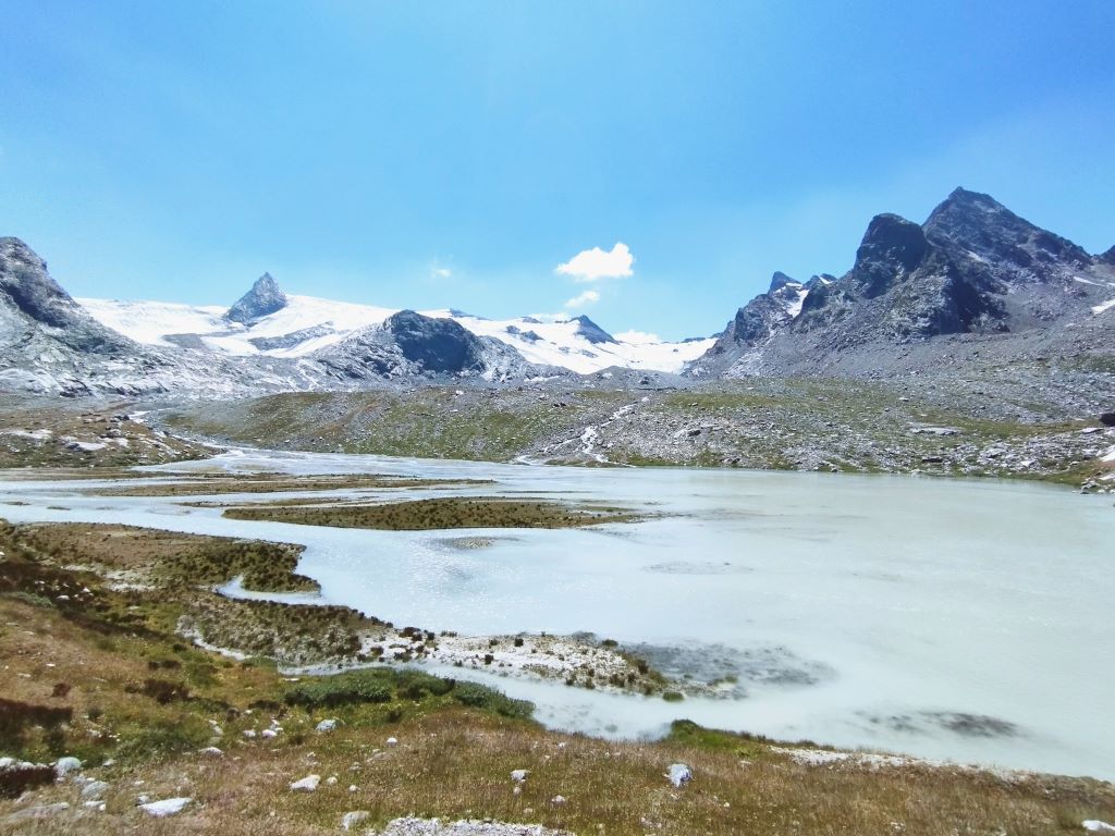 Lagos del Ruitor