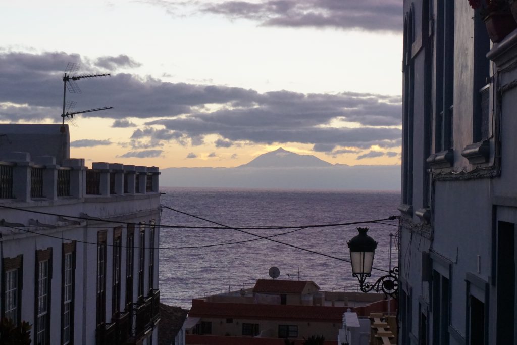 Vistas del Teide desde Santa Cruz de La Palma