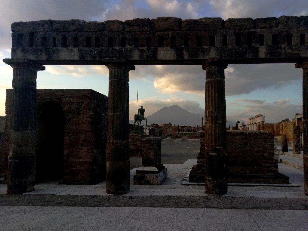 Napoles, Pompeya